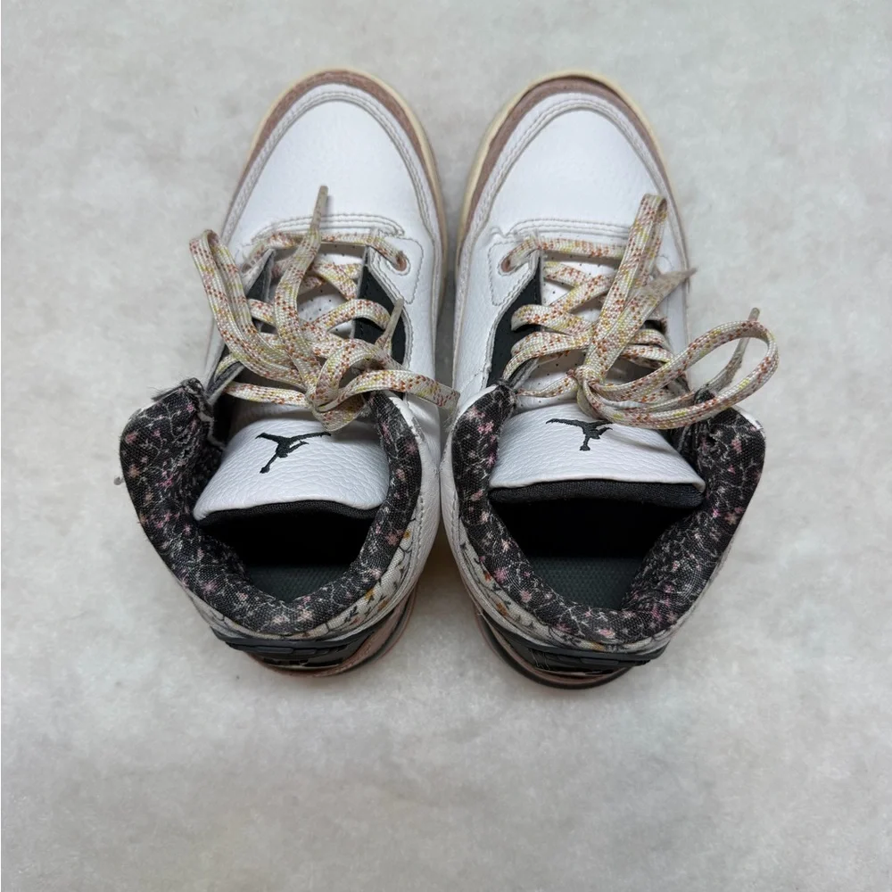 Nike Air Jordan 3 Retro Vintage Floral Youth Mid Shoes Size 1Y - Picture 4 of 9